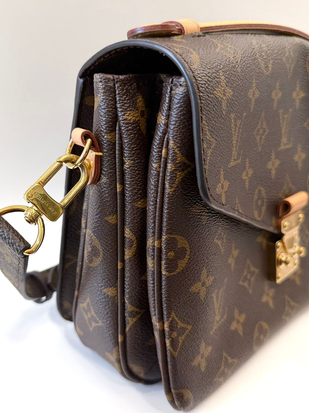 LOUIS VUITTON MONOGRAM POCHETTE MÉTIS CROSSBODY BAG