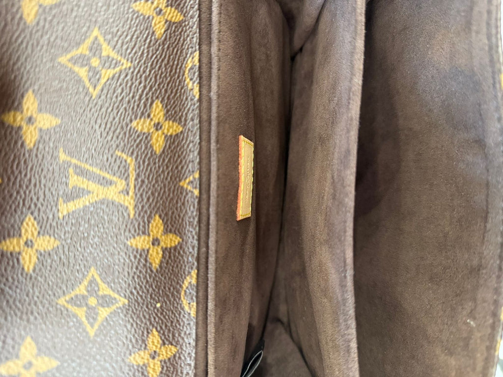 LOUIS VUITTON MONOGRAM POCHETTE MÉTIS CROSSBODY BAG