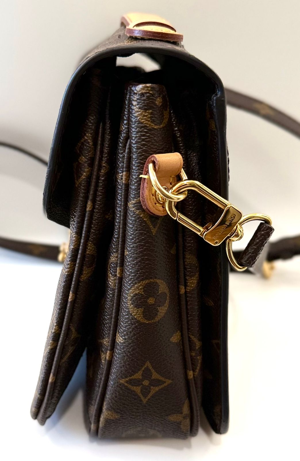 LOUIS VUITTON MONOGRAM POCHETTE MÉTIS CROSSBODY BAG