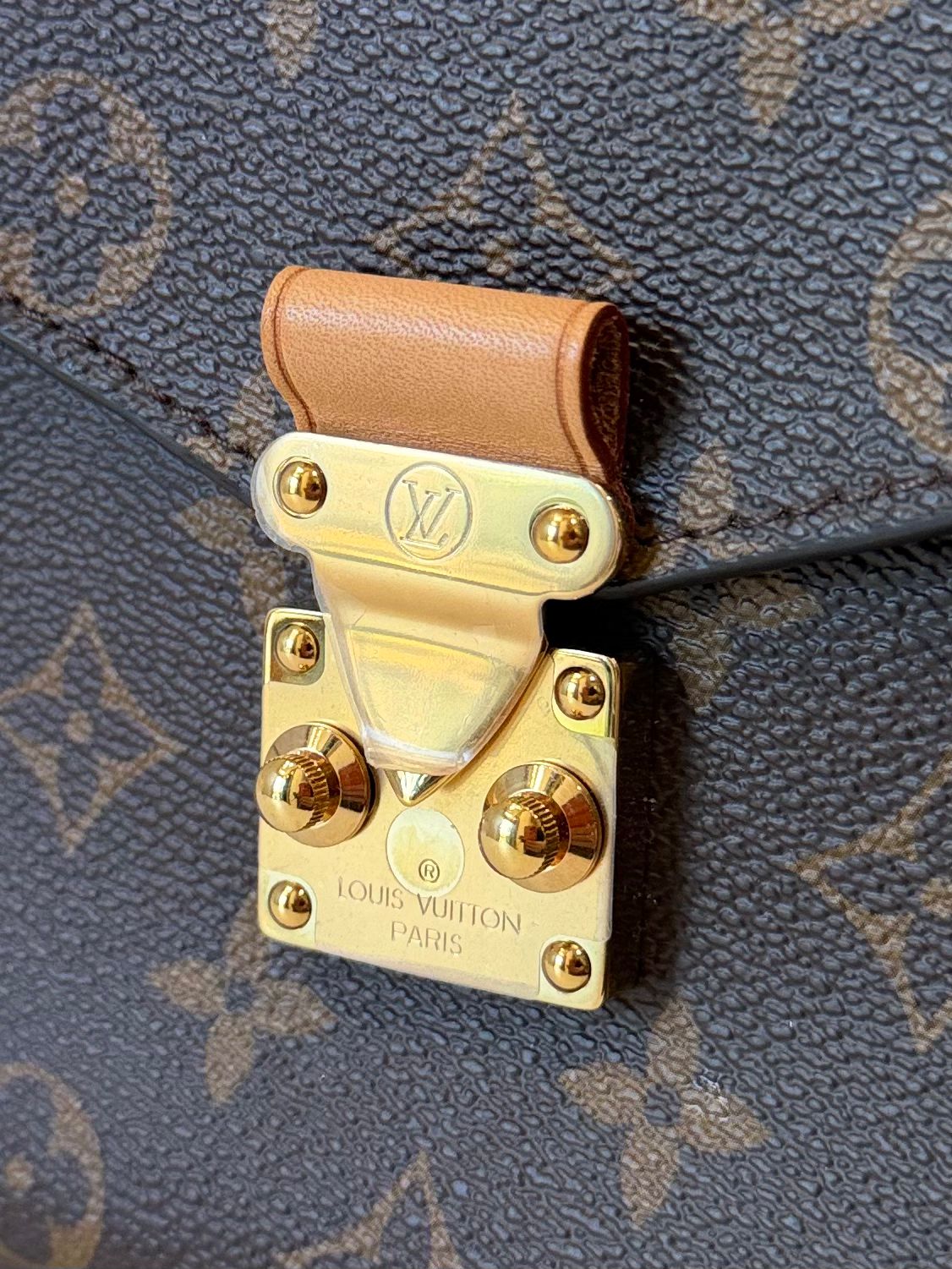 LOUIS VUITTON MONOGRAM POCHETTE MÉTIS CROSSBODY BAG
