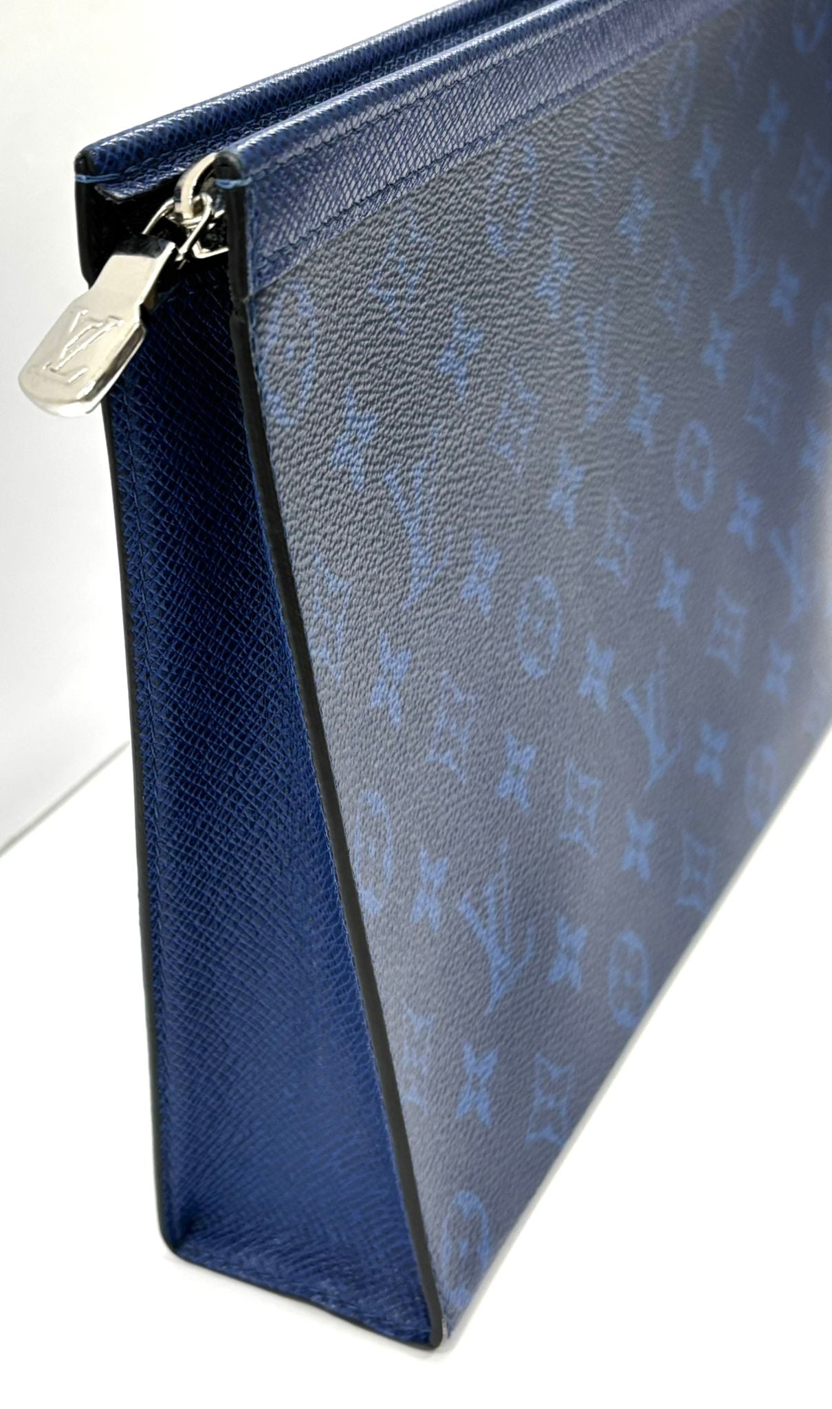 LOUIS VUITTON MONOGRAM VOYAGE MM POCHETTE