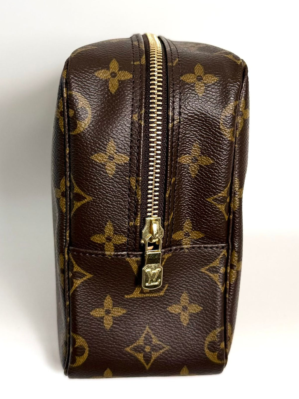 LOUIS VUITTON MONOGRAM TROUSSE TOILETTE 28 GM POUCH