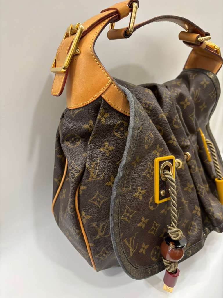 LOUIS VUITTON MONOGRAM KALAHARI GM SHOULDER BAG