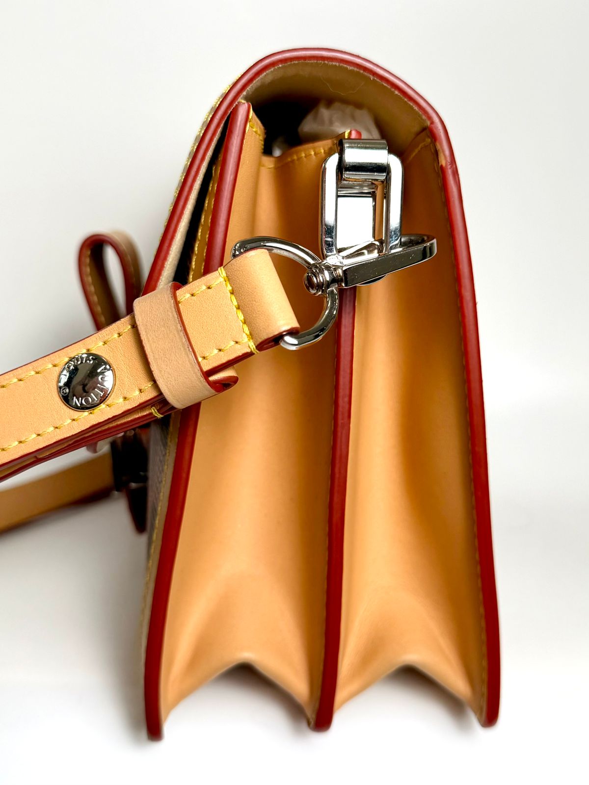 LOUIS VUITTON MONOGRAM LV DAUPHINE MM SHOULDER BAG