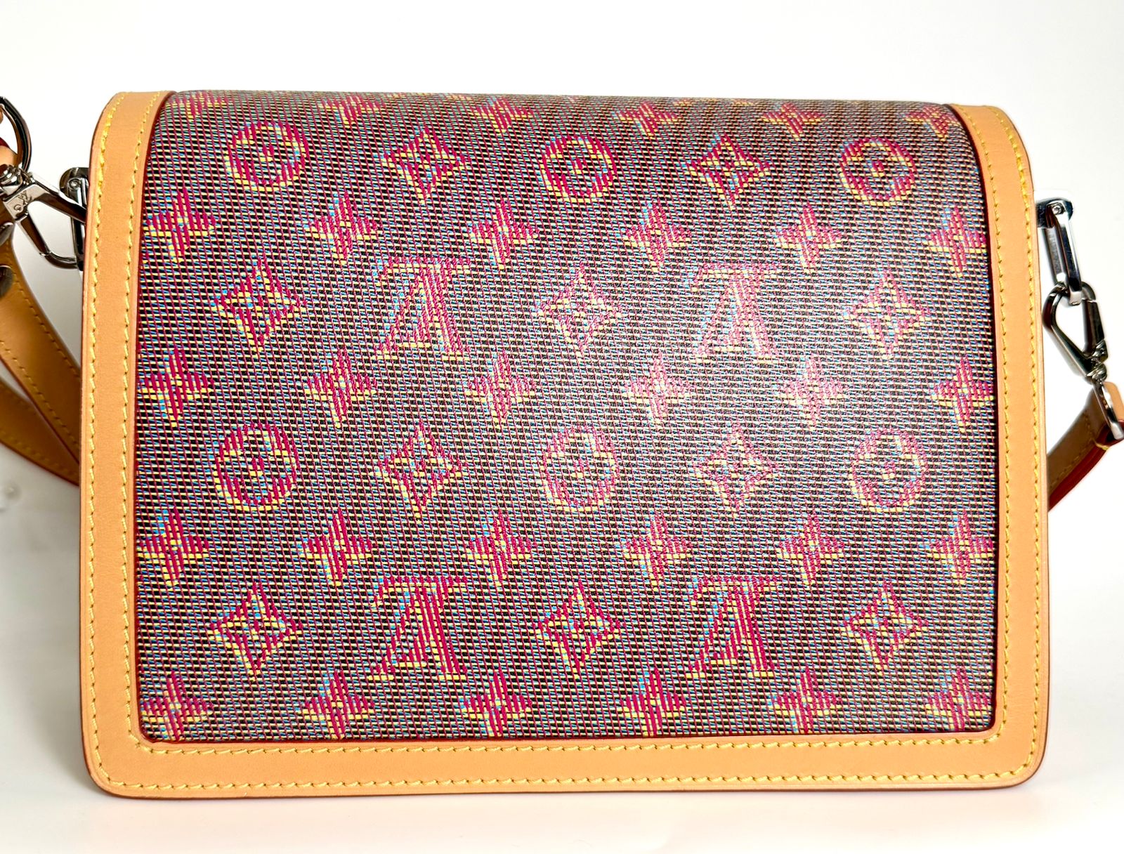 LOUIS VUITTON MONOGRAM LV DAUPHINE MM SHOULDER BAG