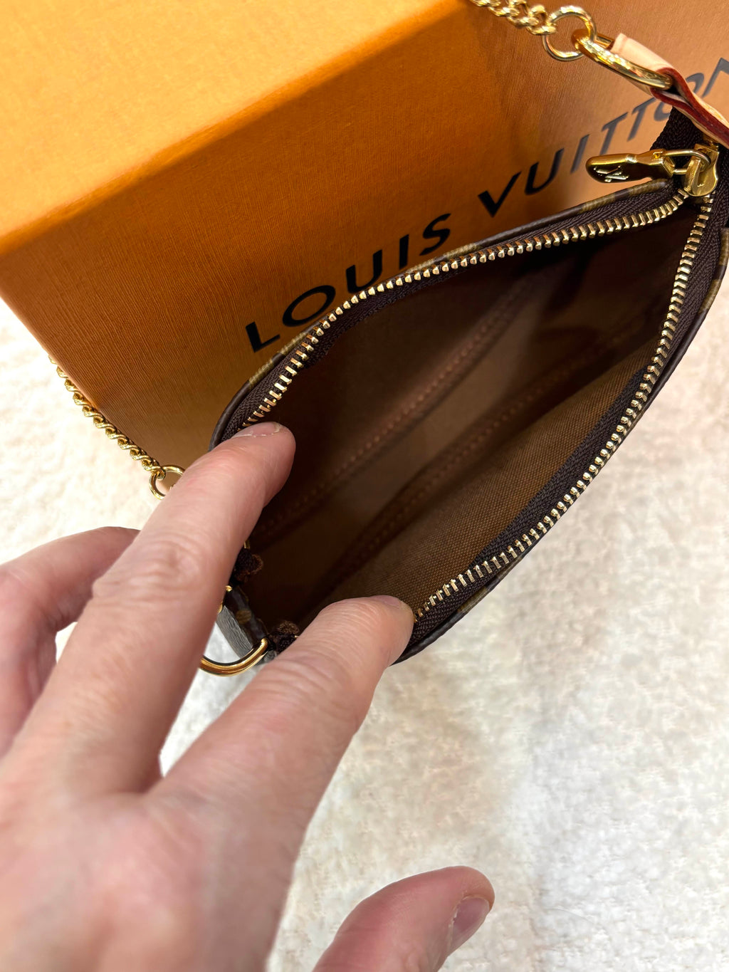 LOUIS VUITTON MONOGRAM MINI POCHETTE