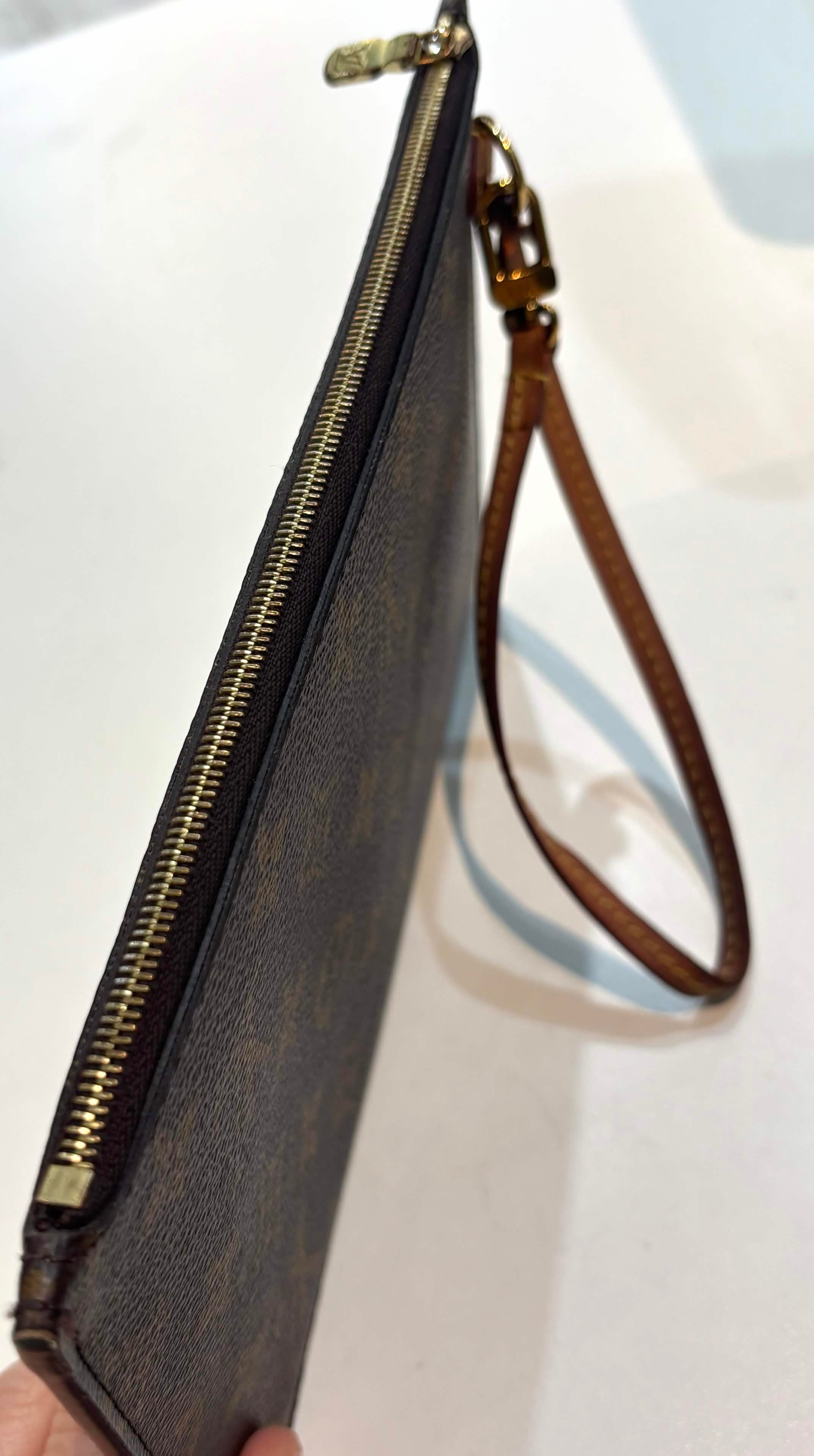 LOUIS VUITTON MONOGRAM POCHETTE
