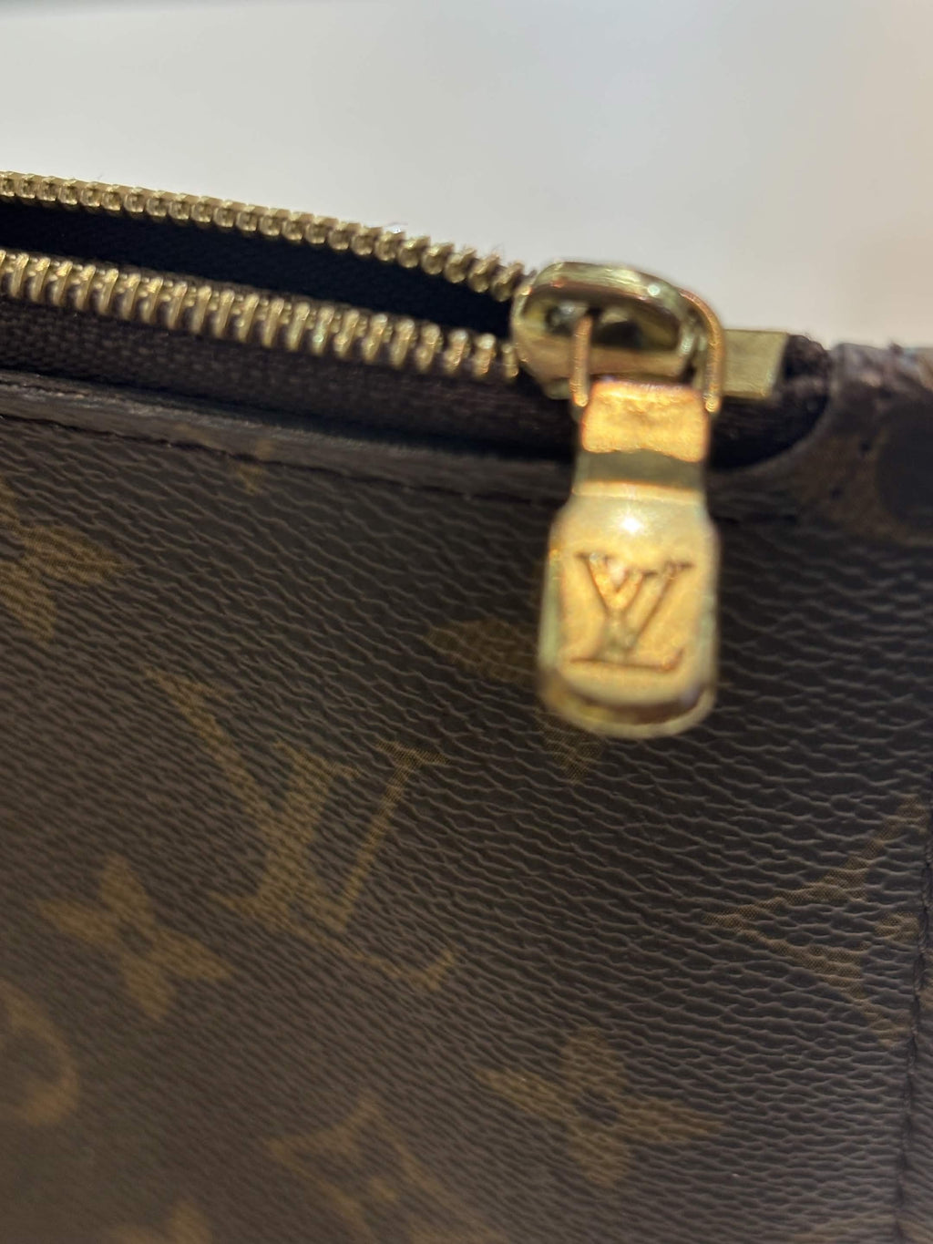 LOUIS VUITTON MONOGRAM POCHETTE
