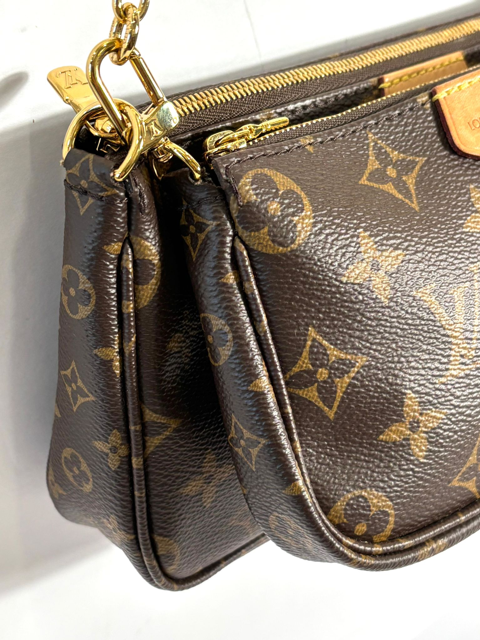 LOUIS VUITTON MULTI POCHETTE