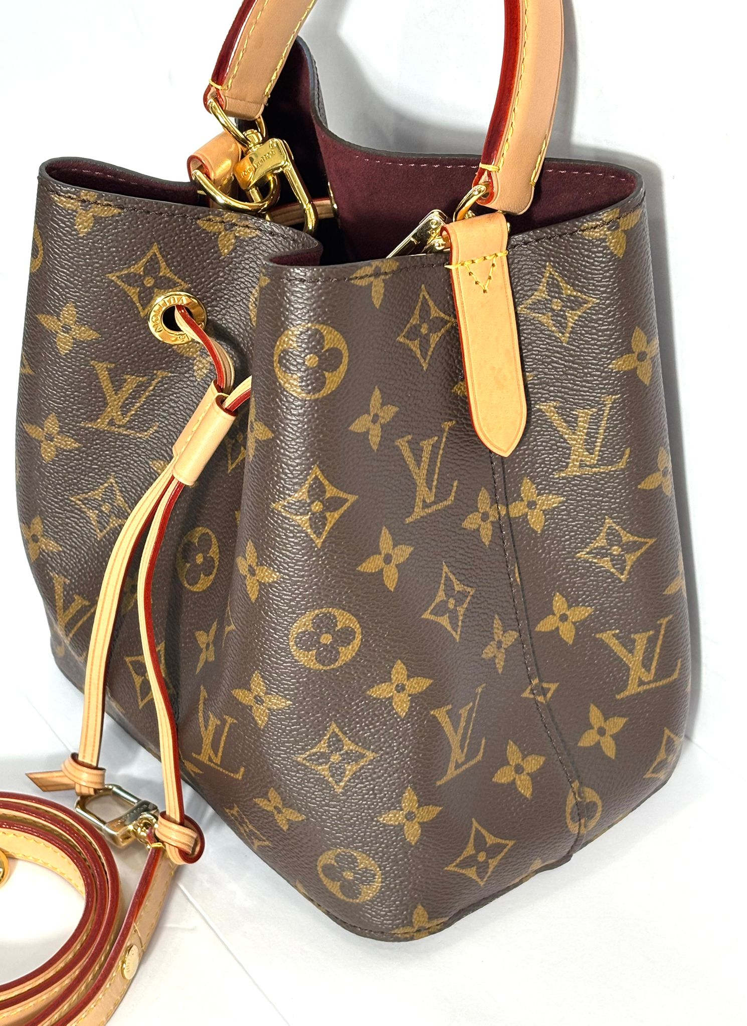 LOUIS VUITTON NEONOE BB MONOGRAM HANDBAG