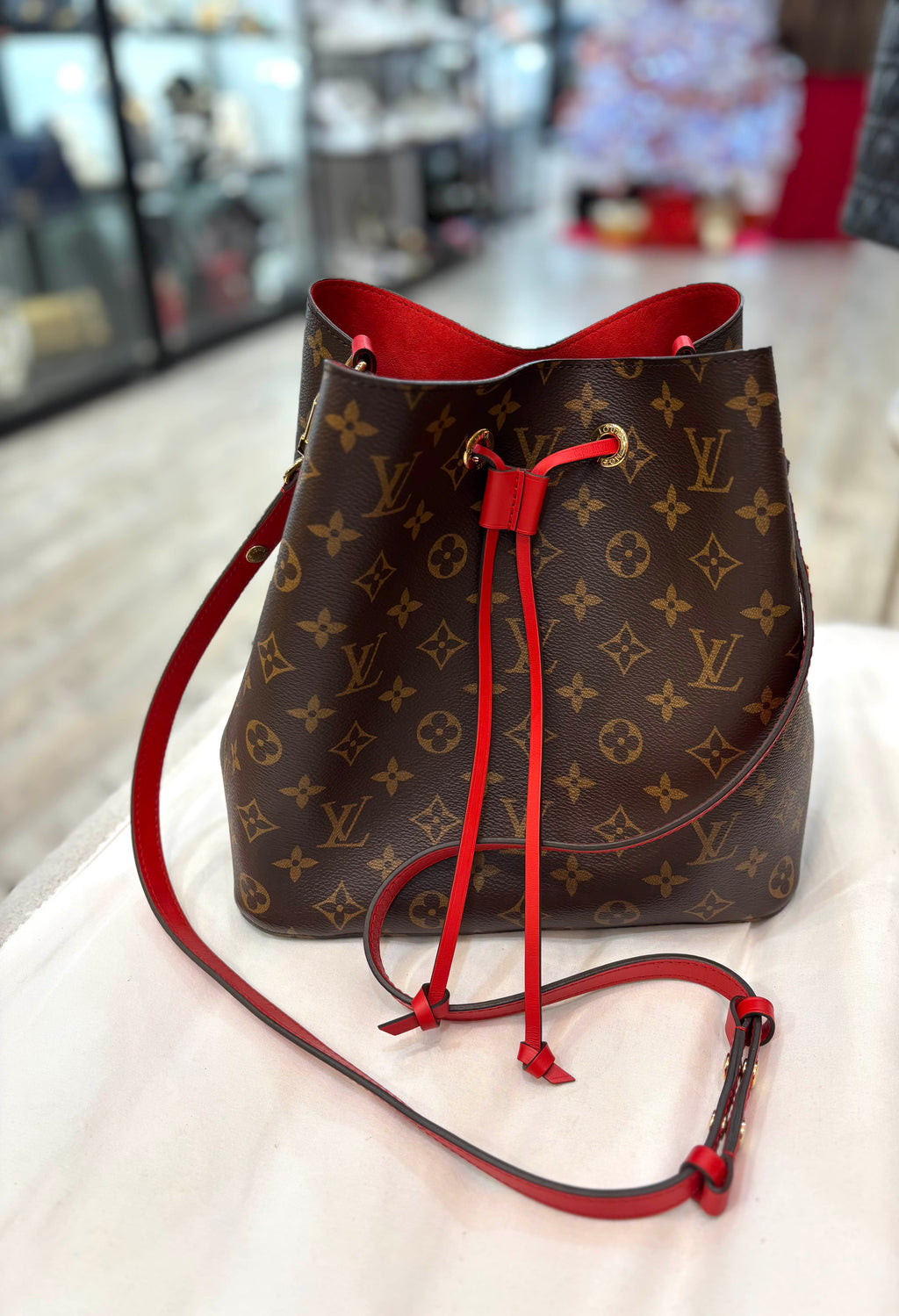 LOUIS VUITTON MONOGRAM NÉONOÉ BAG