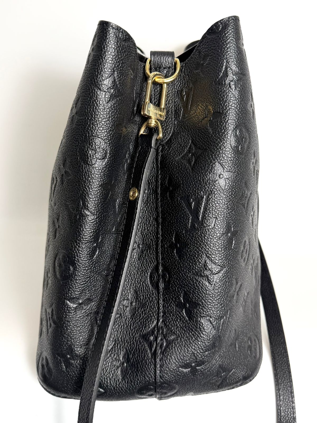 LOUIS VUITTON NEONOE MM MONOGRAM EMPREINTE LEATHER HANDBAG