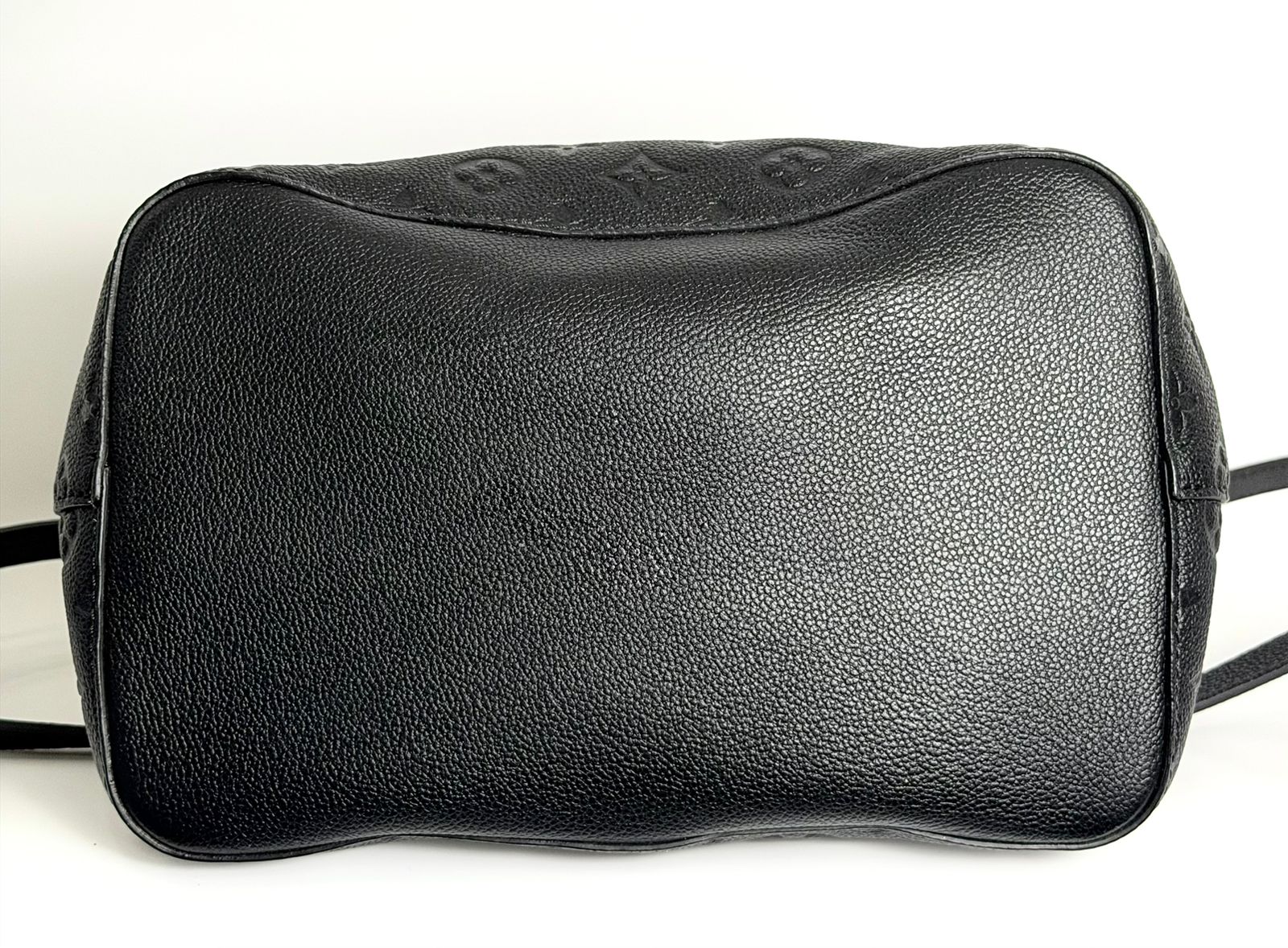 LOUIS VUITTON NEONOE MM MONOGRAM EMPREINTE LEATHER HANDBAG