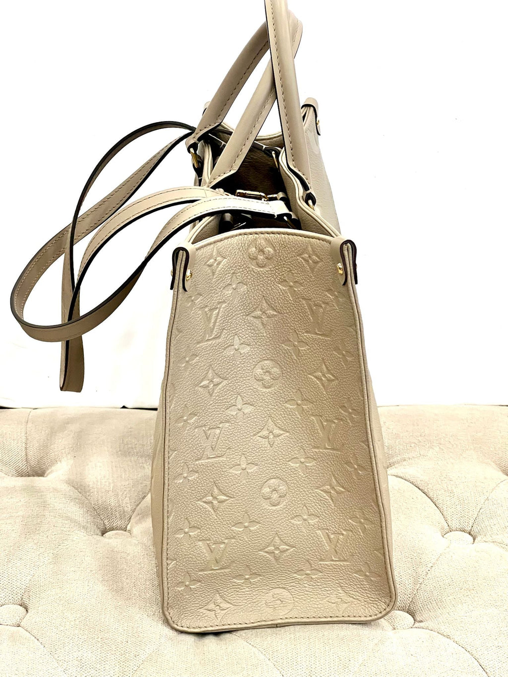 LOUIS VUITTON ON THE GO MM MONOGRAM BAG