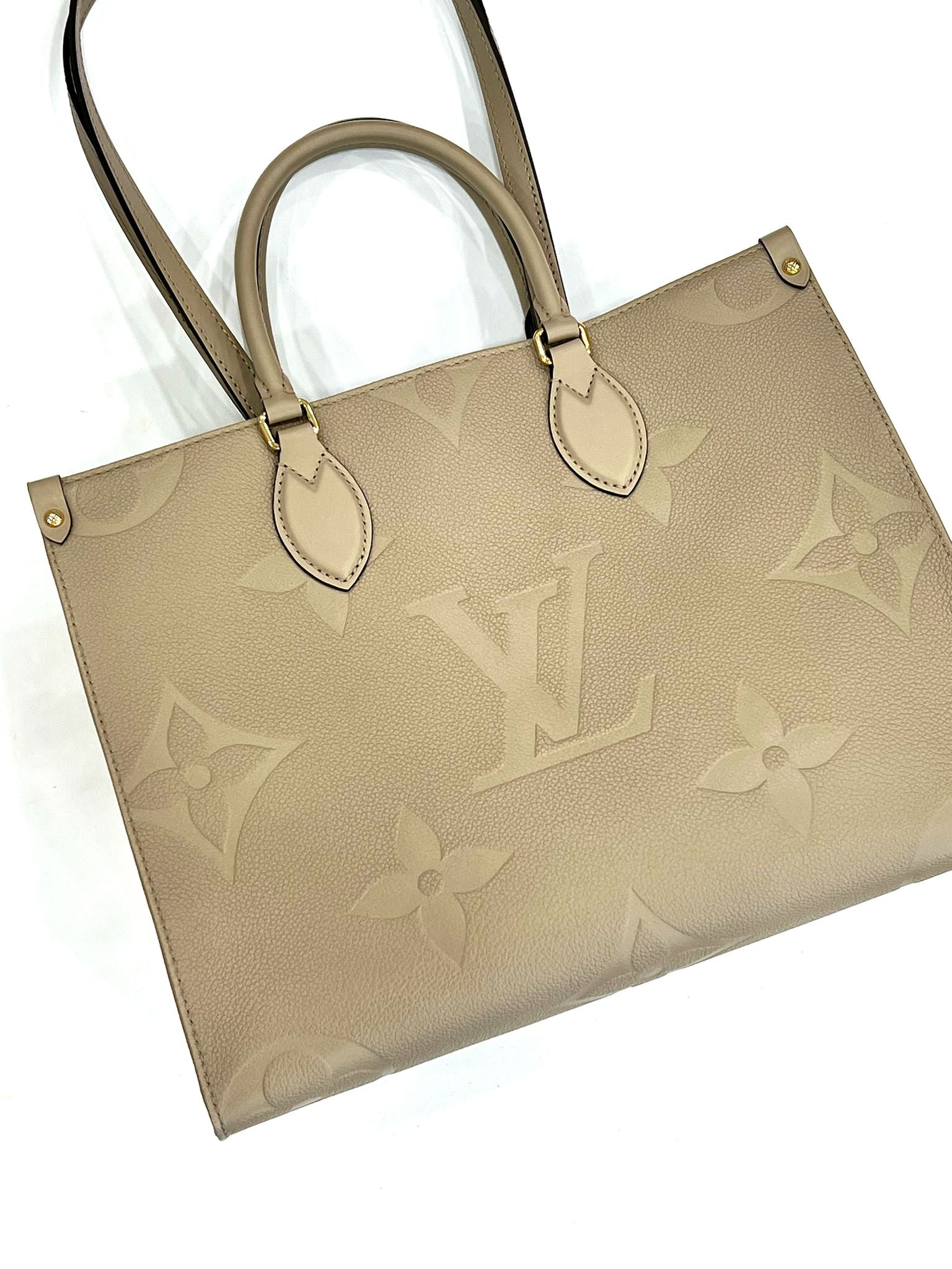 LOUIS VUITTON ON THE GO MM MONOGRAM BAG