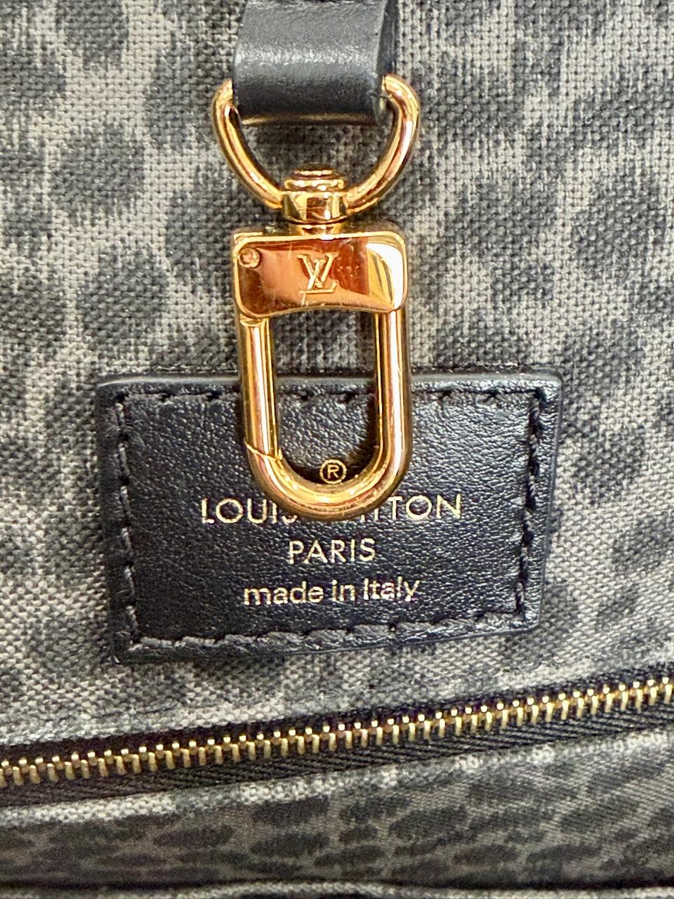 LV MONOGRAM GIANT WILD AT HEART ONTHEGO GM TOTE BAG