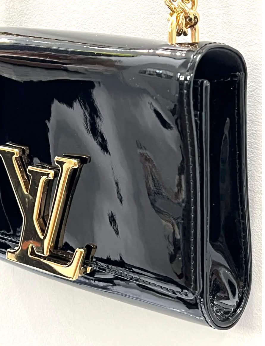 LOUIS VUITTON PATENT LOUISE MM SLIDING CHAIN SHOULDER BAG