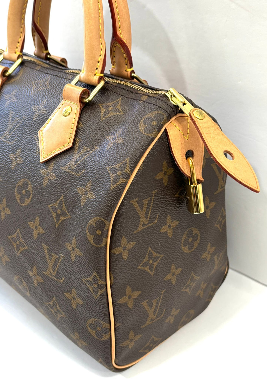 LOUIS VUITTON SPEEDY 25 MONOGRAM HANDBAG