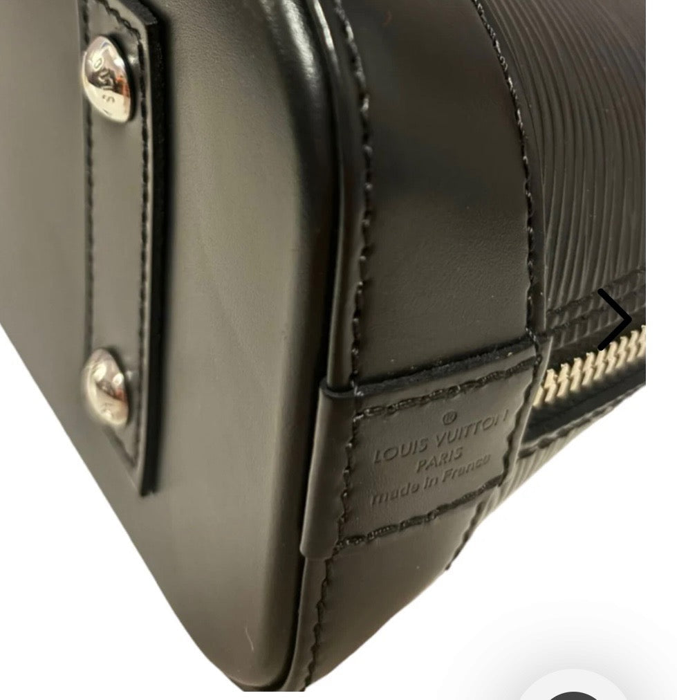 LOUIS VUITTON EPI LEATHER ALMA BB BAG WITH SHOULDER STRAP
