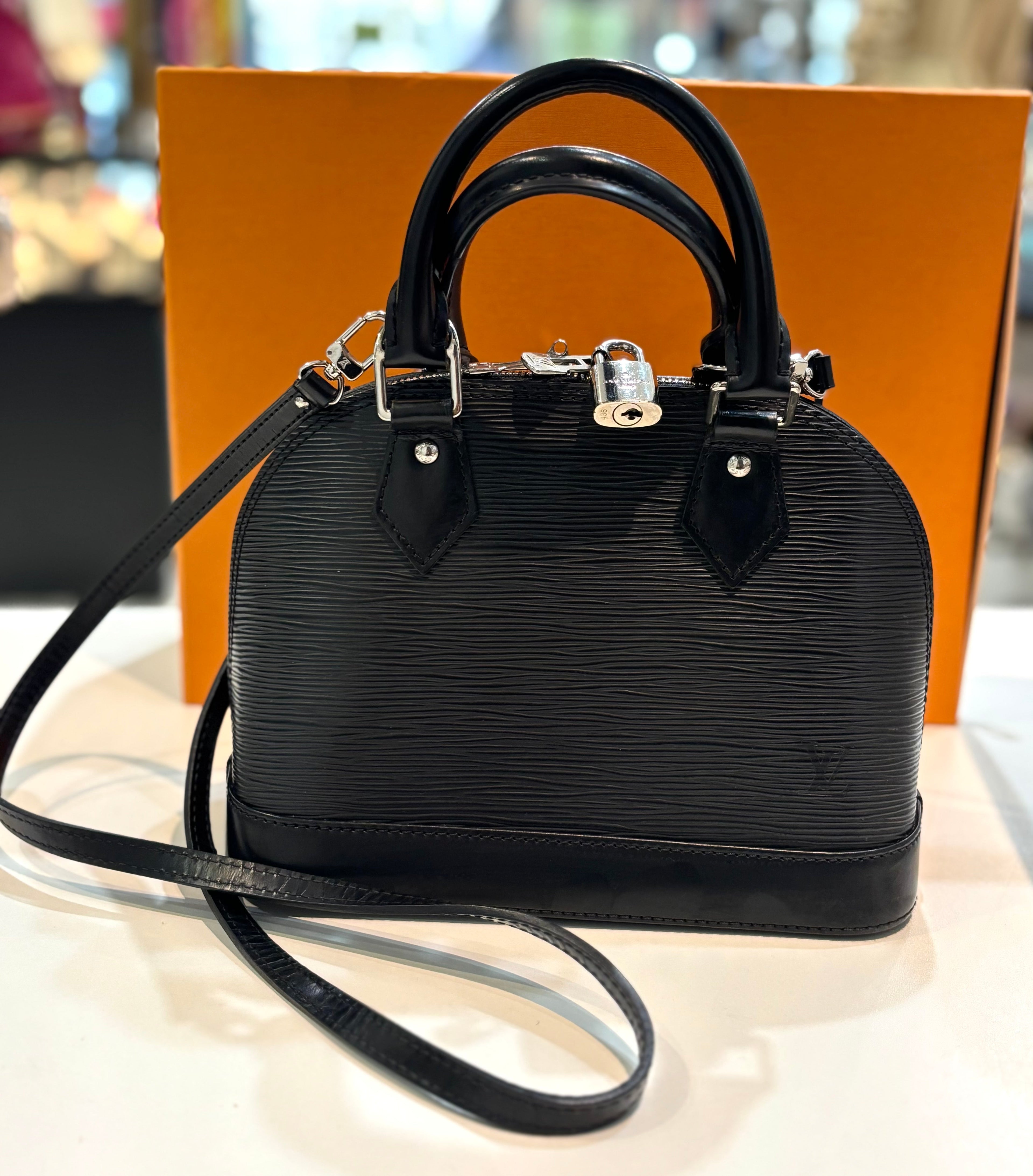 LOUIS VUITTON EPI LEATHER ALMA BB BAG WITH SHOULDER STRAP