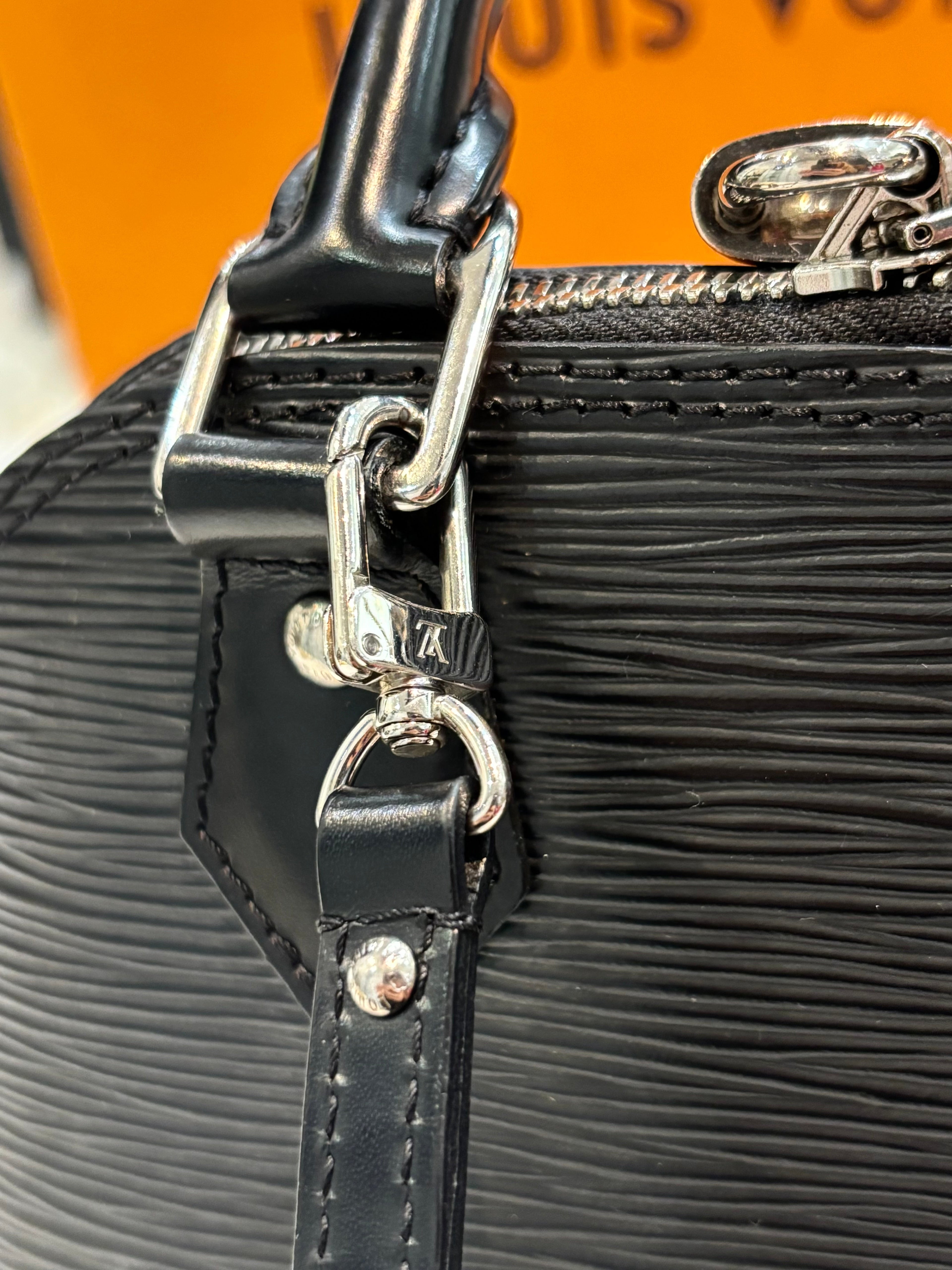 LOUIS VUITTON EPI LEATHER ALMA BB BAG WITH SHOULDER STRAP