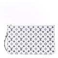 LOUIS VUITTON MONOGRAM GIANT COLLECTION POCHETTE