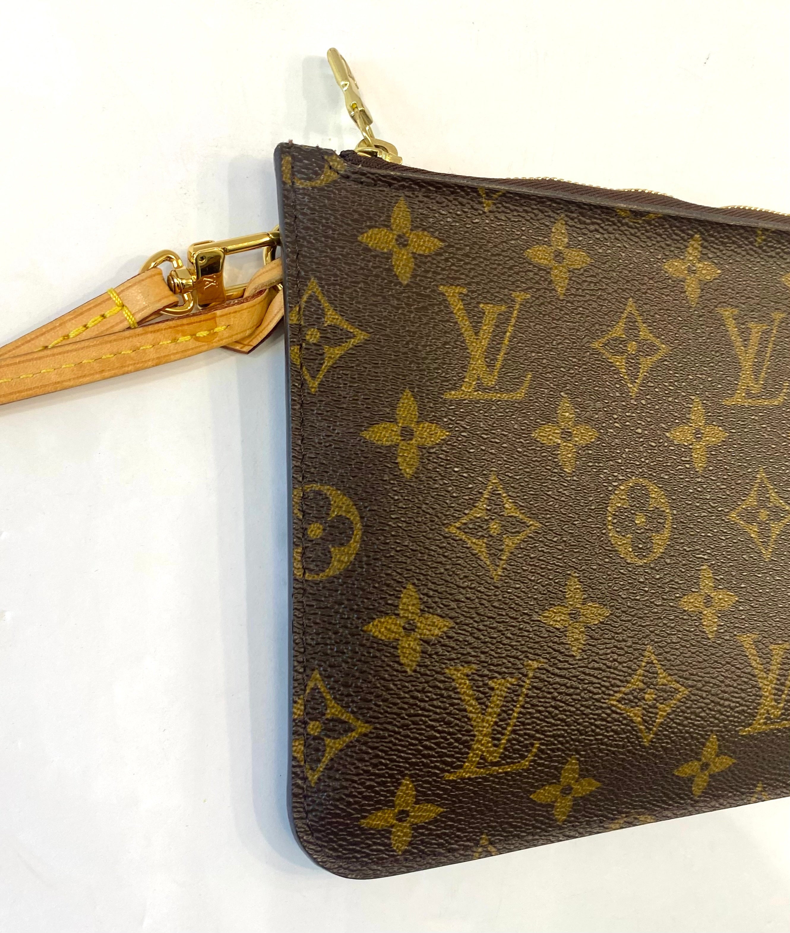 LOUIS VUITTON MONOGRAM NEVERFULL POCHETTE WRISTLET