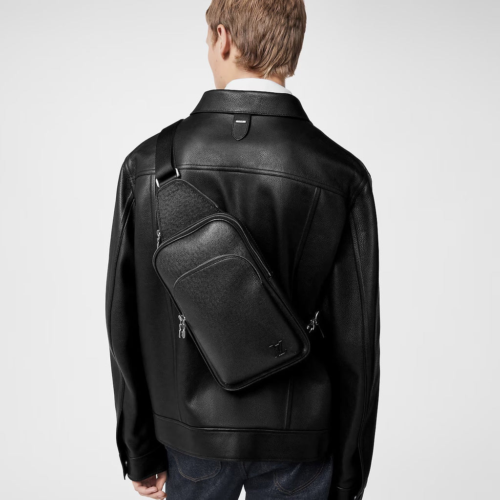 LOUIS VUITTON AVENUE NM BLACK TAIGA LEATHER SLINGBAG