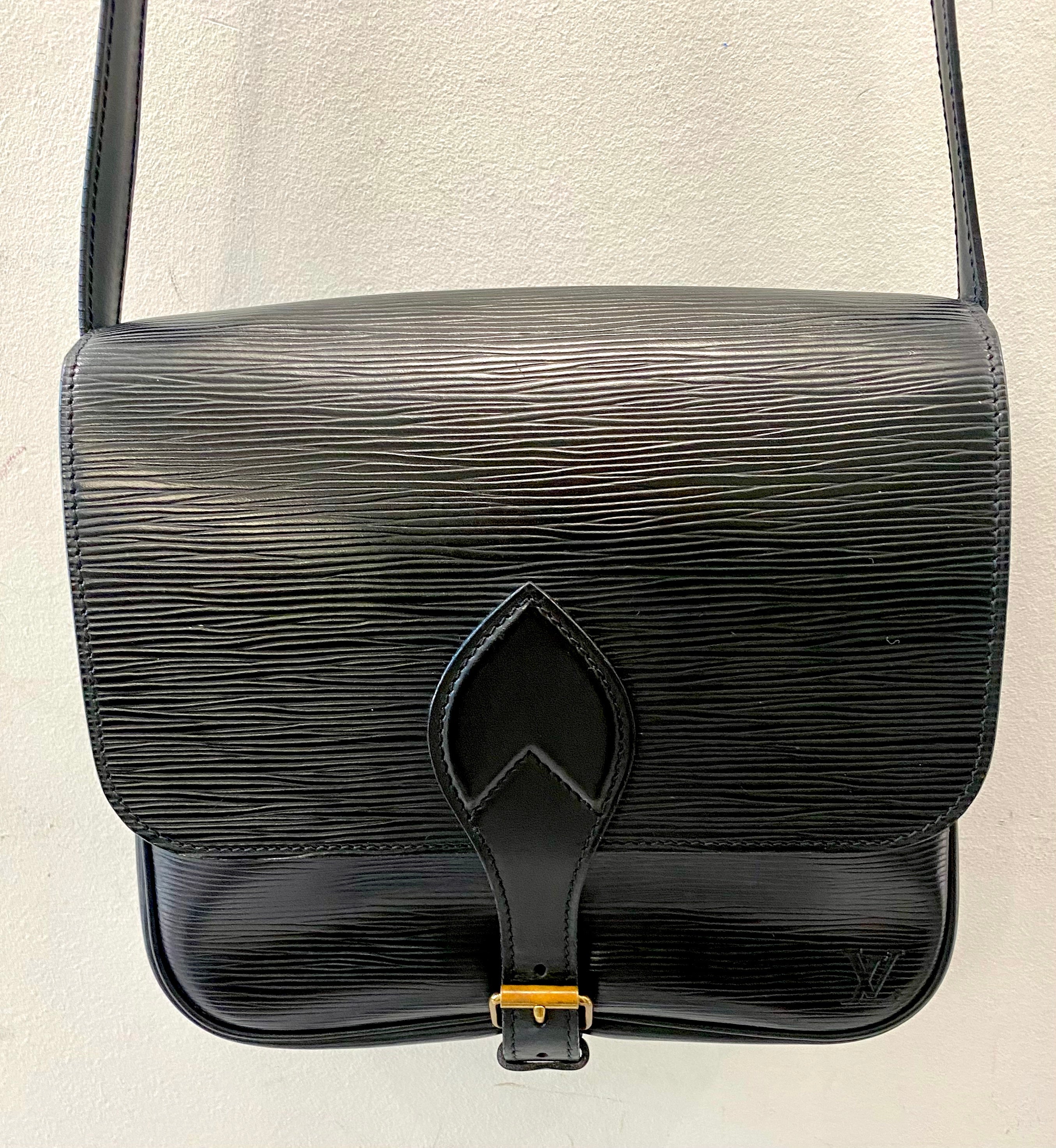 LOUIS VUITTON EPI LEATHER CARTOUCHIERE CROSSBODY BAG