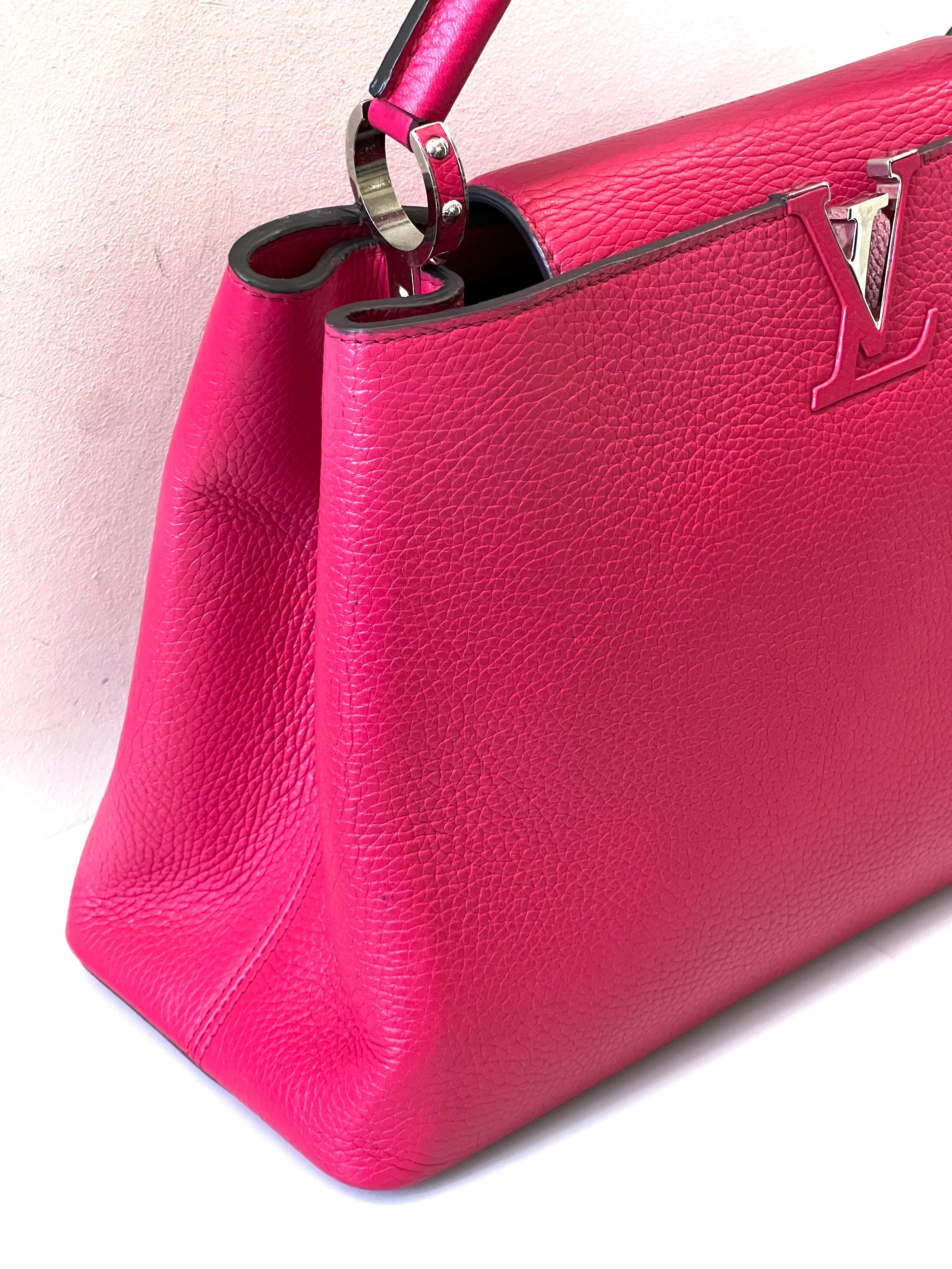 LOUIS VUITTON CAPUCINES MM LEATHER HANDBAG