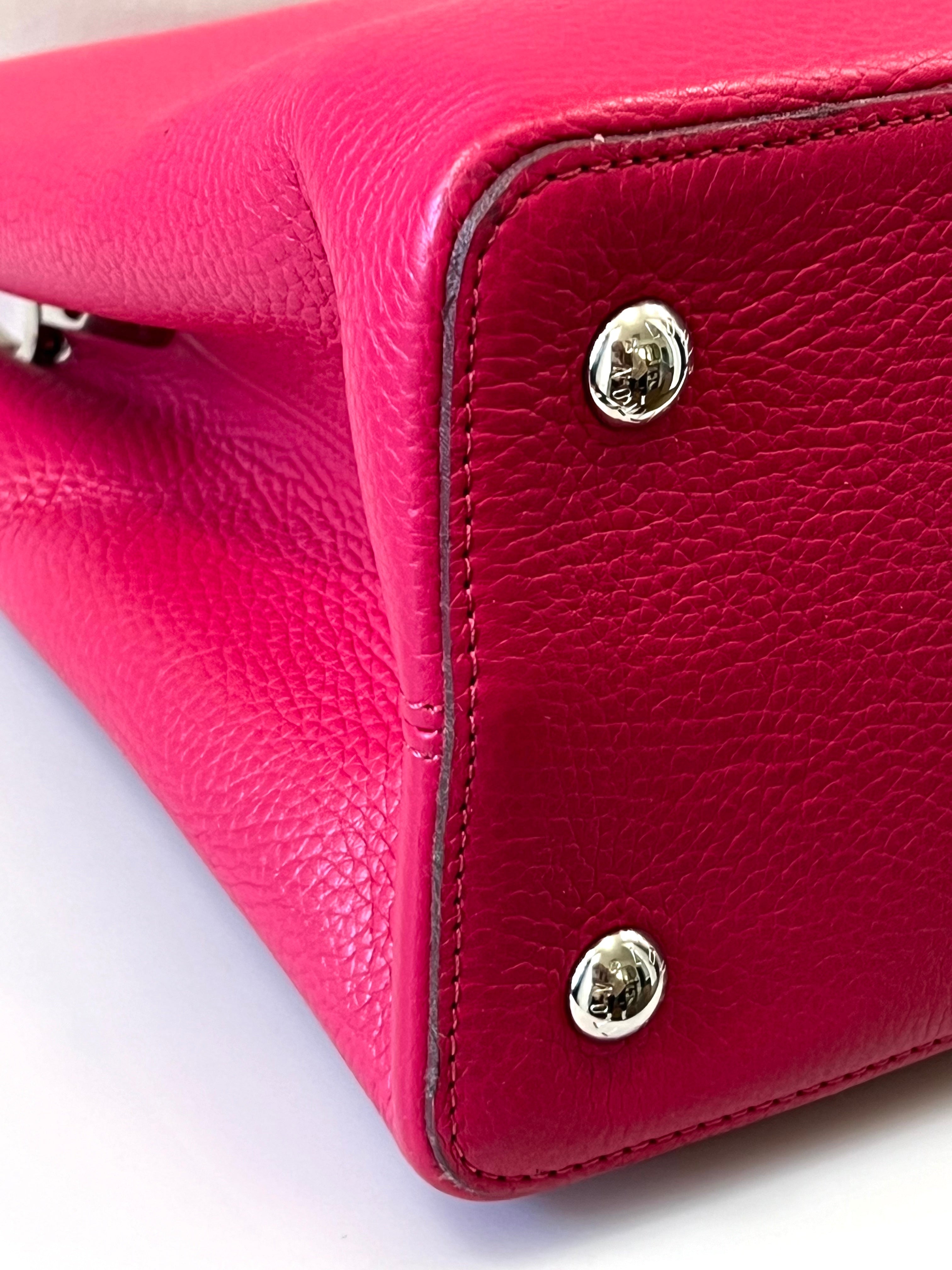 LOUIS VUITTON CAPUCINES MM LEATHER HANDBAG