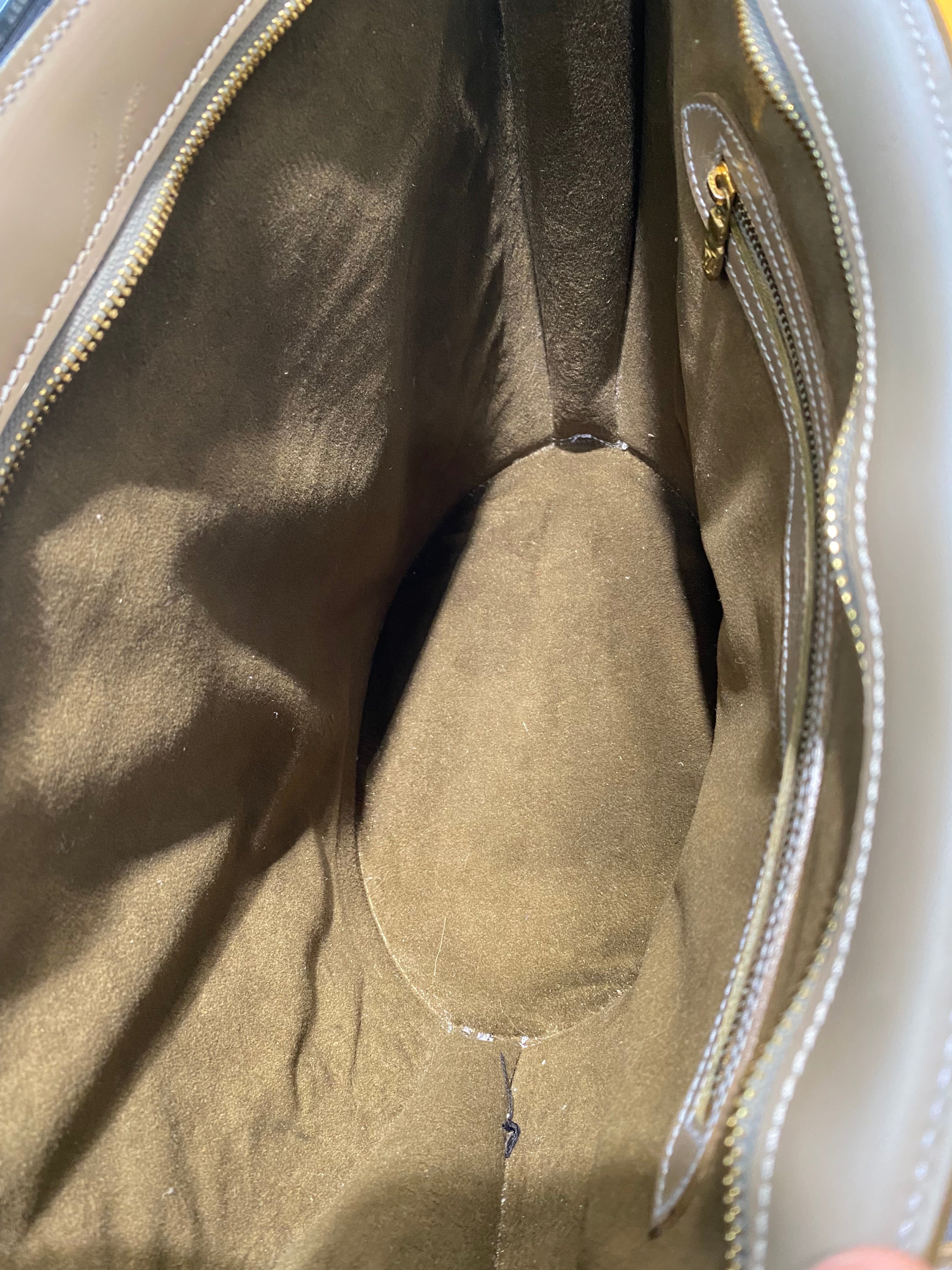 LOUIS VUITTON EPI LEATHER SAINT JACQUES GM BAG