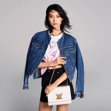 LOUIS VUITTON EPI TWIST MM CHAIN BAG