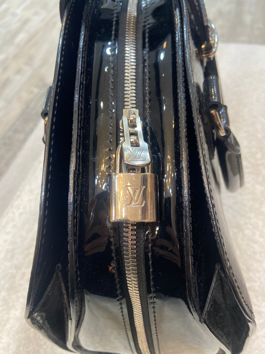 LOUIS VUITTON EPI LEATHER PONT NEUF GM BAG