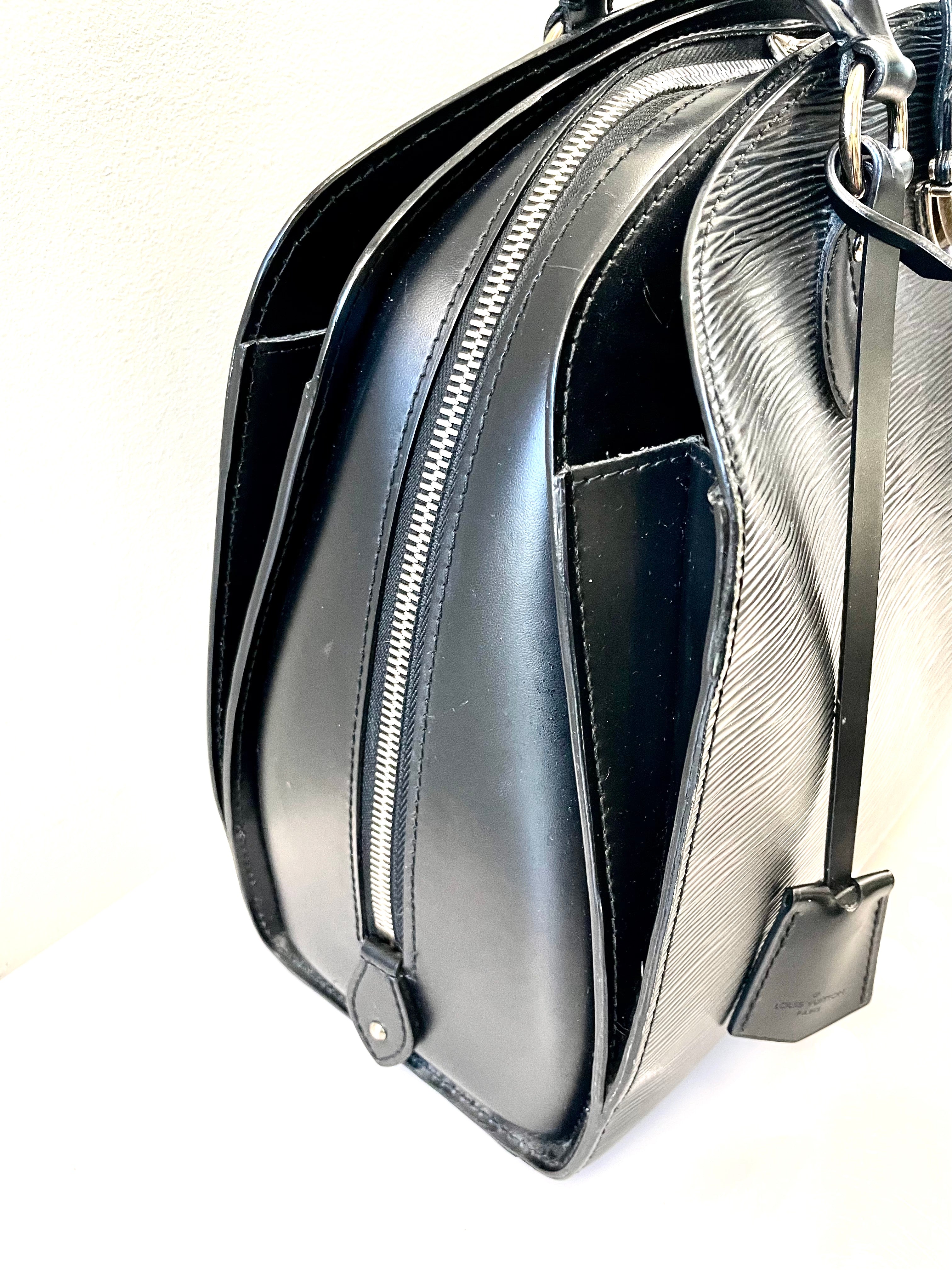 LOUIS VUITTON EPI LEATHER PONT- NEUF GM BAG