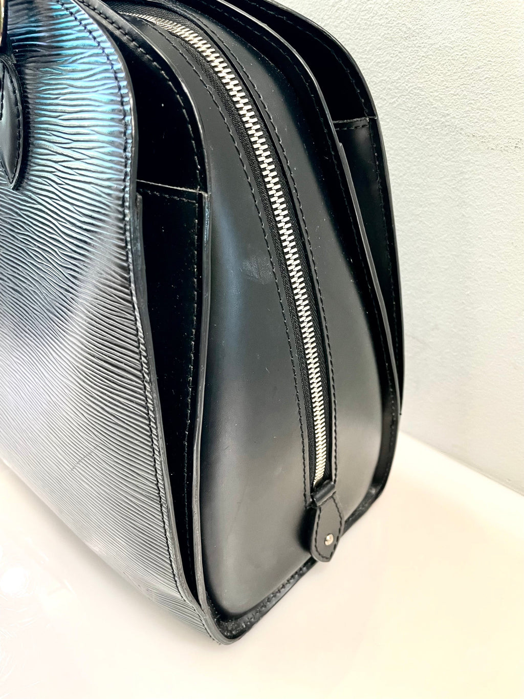 LOUIS VUITTON EPI LEATHER PONT- NEUF GM BAG