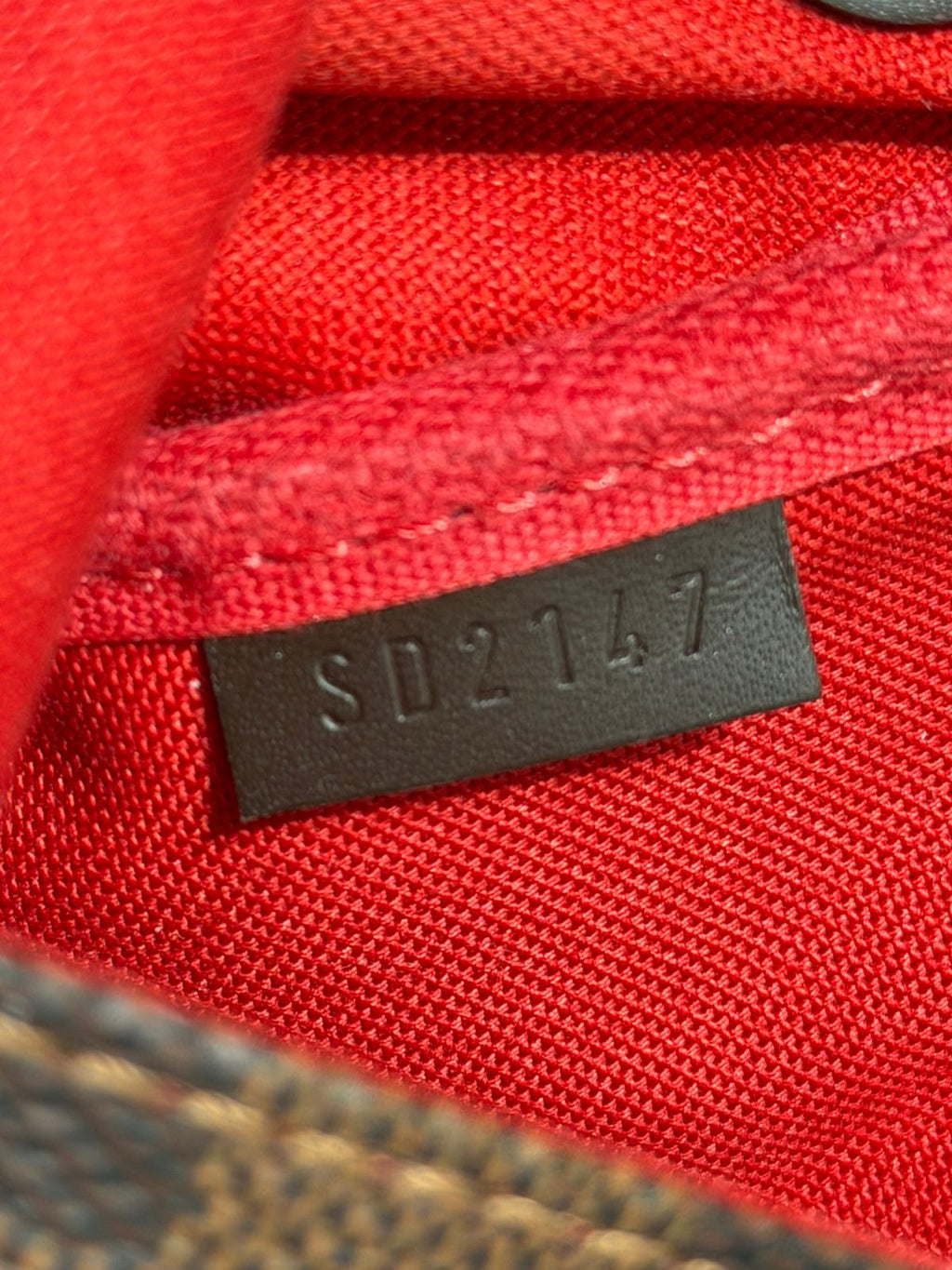 LOUIS VUITTON DAMIER EBENE FAVORITE MM SHOULDER BAG