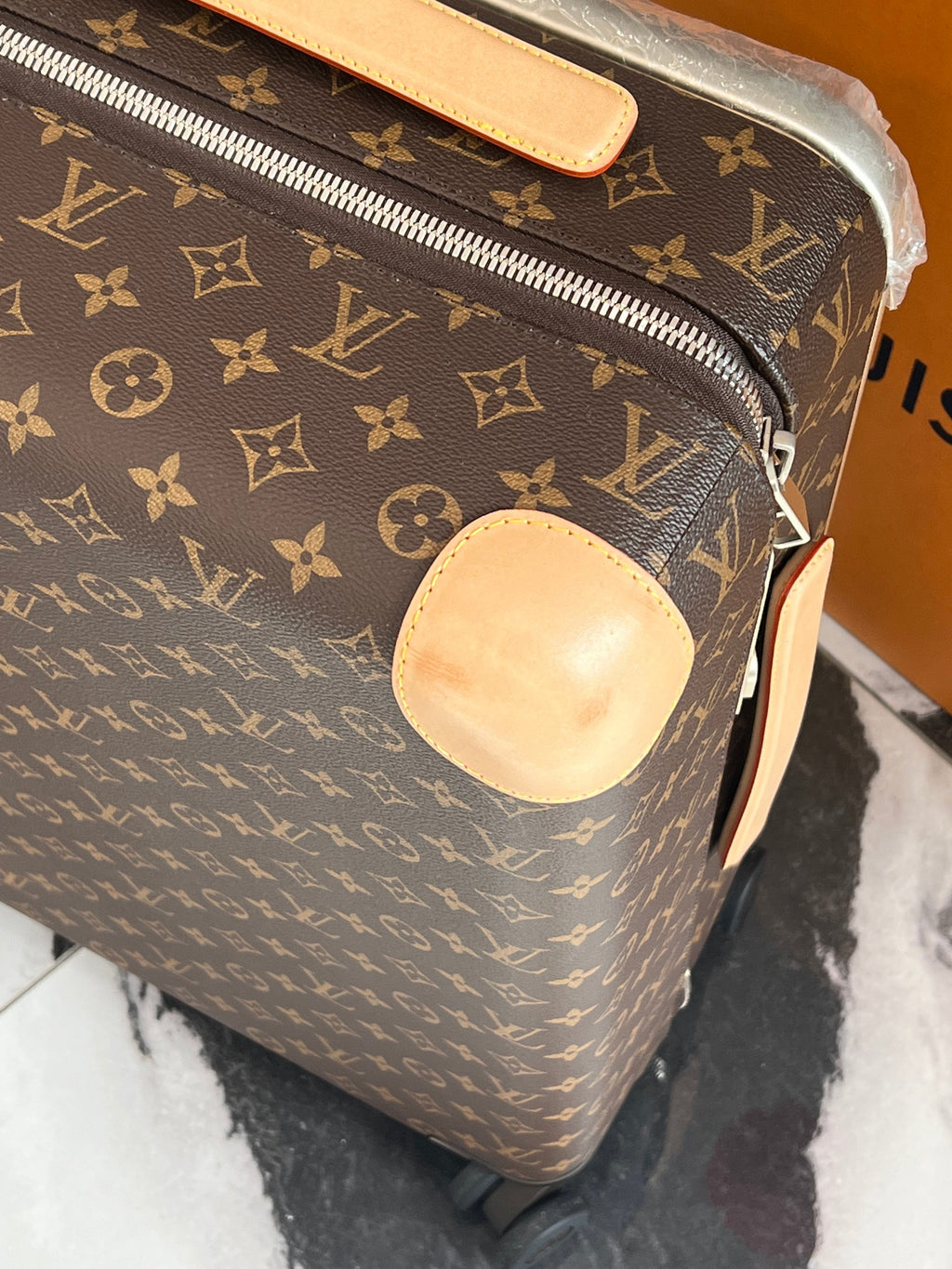 LOUIS VUITTON MONOGRAM HORIZON 55 SUITCASE
