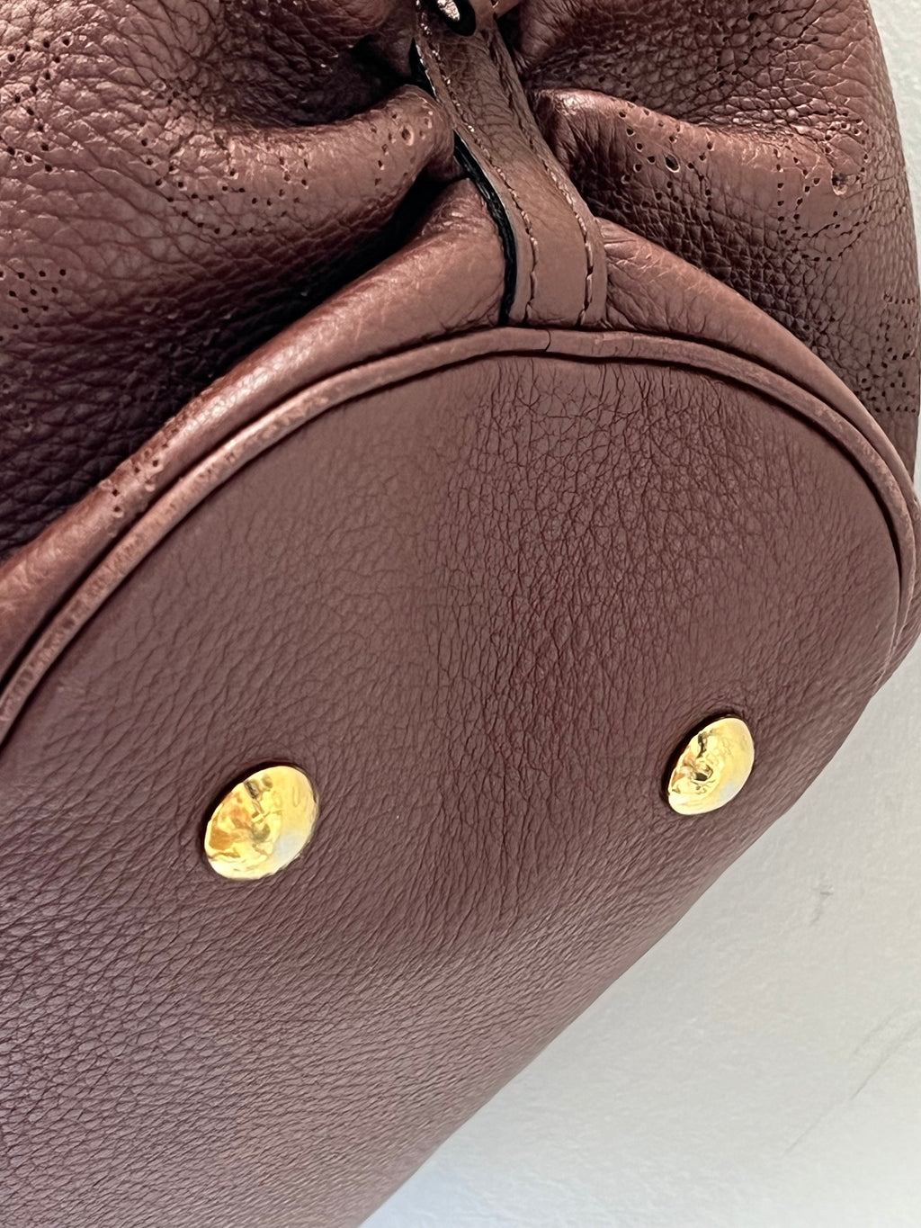 LOUIS VUITTON LEATHER MAHINA HOBO BAG