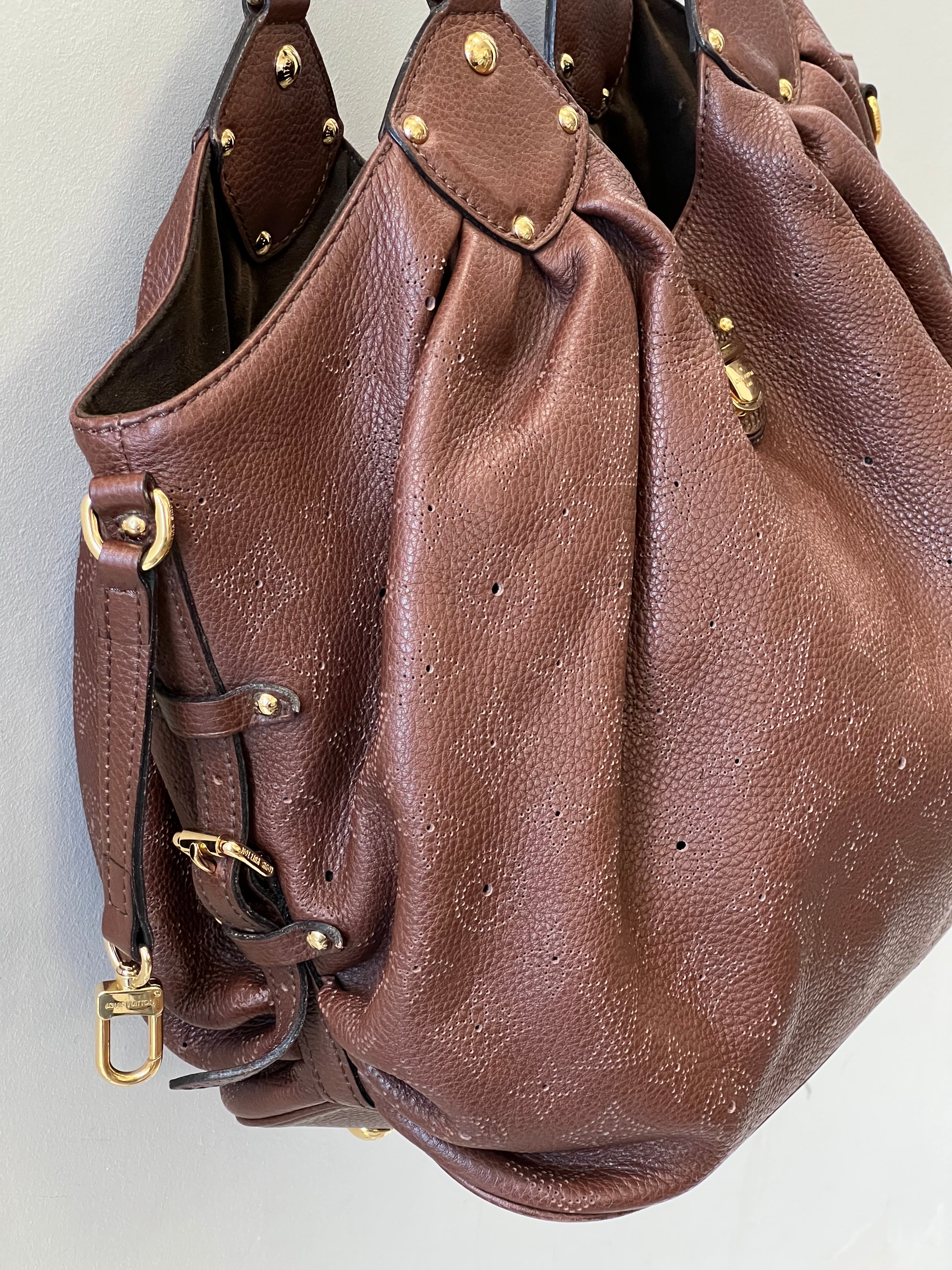 LOUIS VUITTON LEATHER MAHINA HOBO BAG