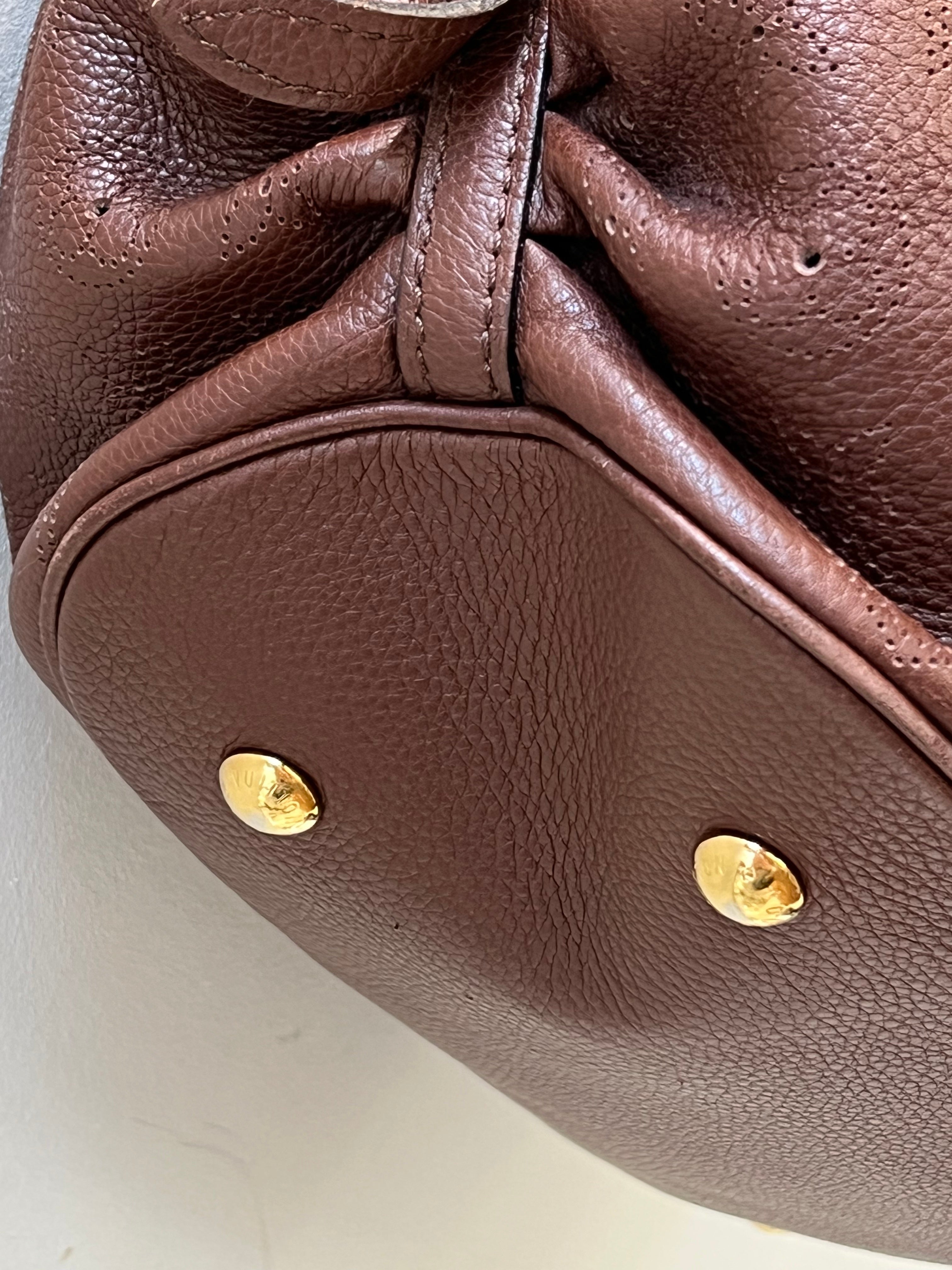 LOUIS VUITTON LEATHER MAHINA HOBO BAG