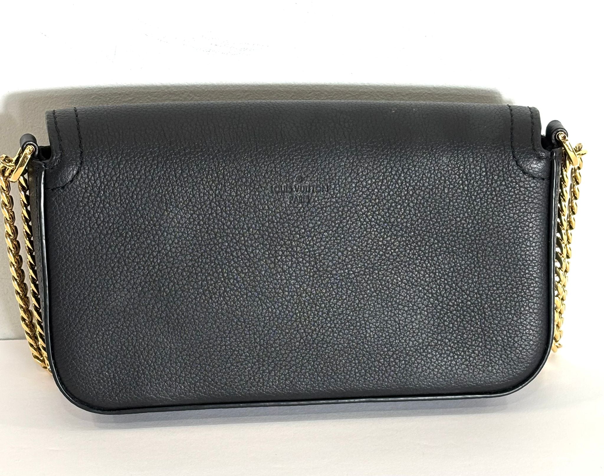 LOUIS VUITTON LOCK ME TAURILLON LEATHER TENDER CHAIN POCHETTE