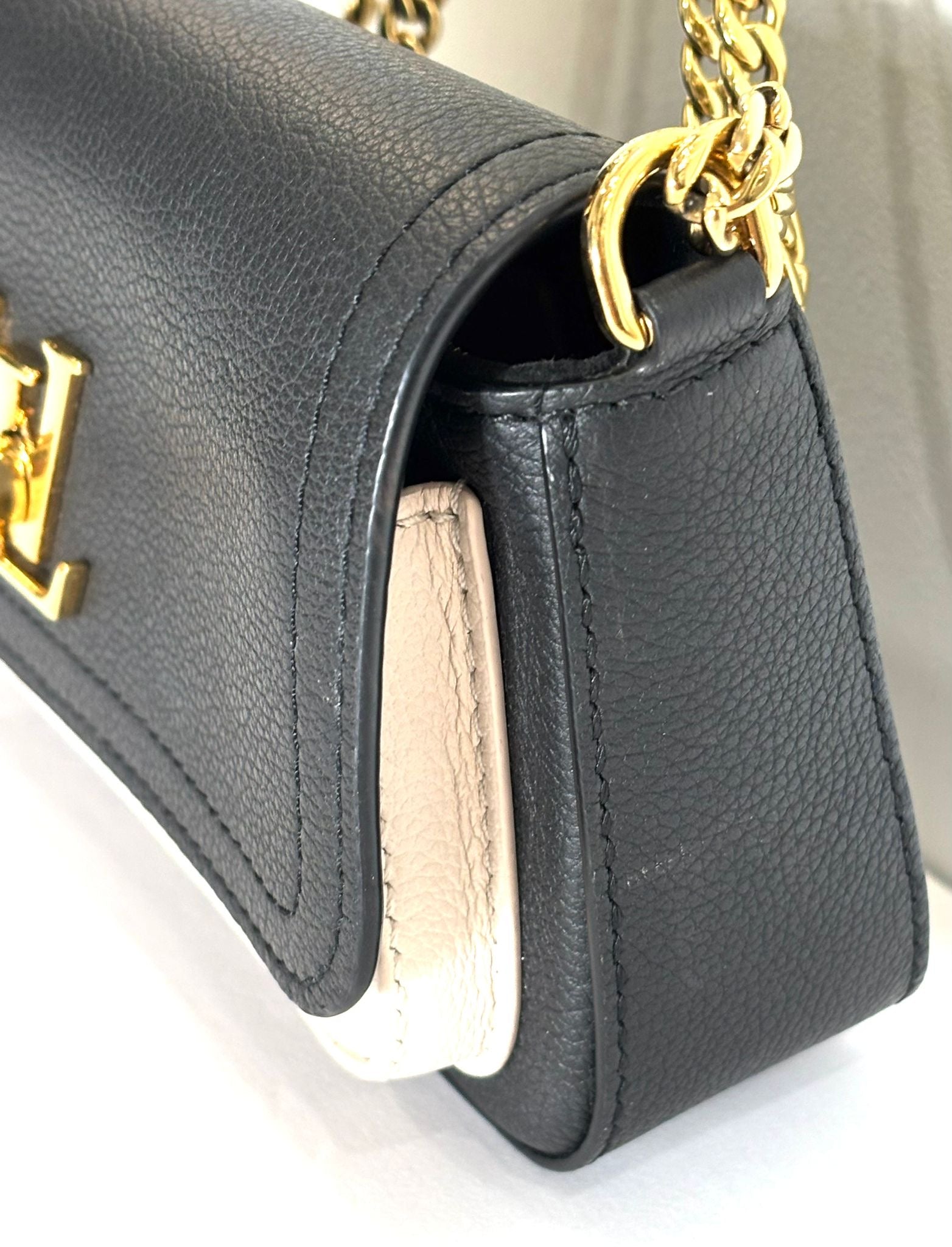 LOUIS VUITTON LOCK ME TAURILLON LEATHER TENDER CHAIN POCHETTE