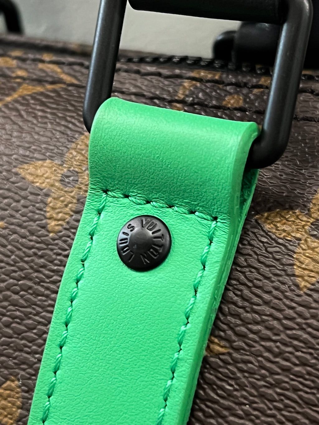 LOUIS VUITTON MONOGRAM KEEPALL BANDOULIERE 25 HANDBAG