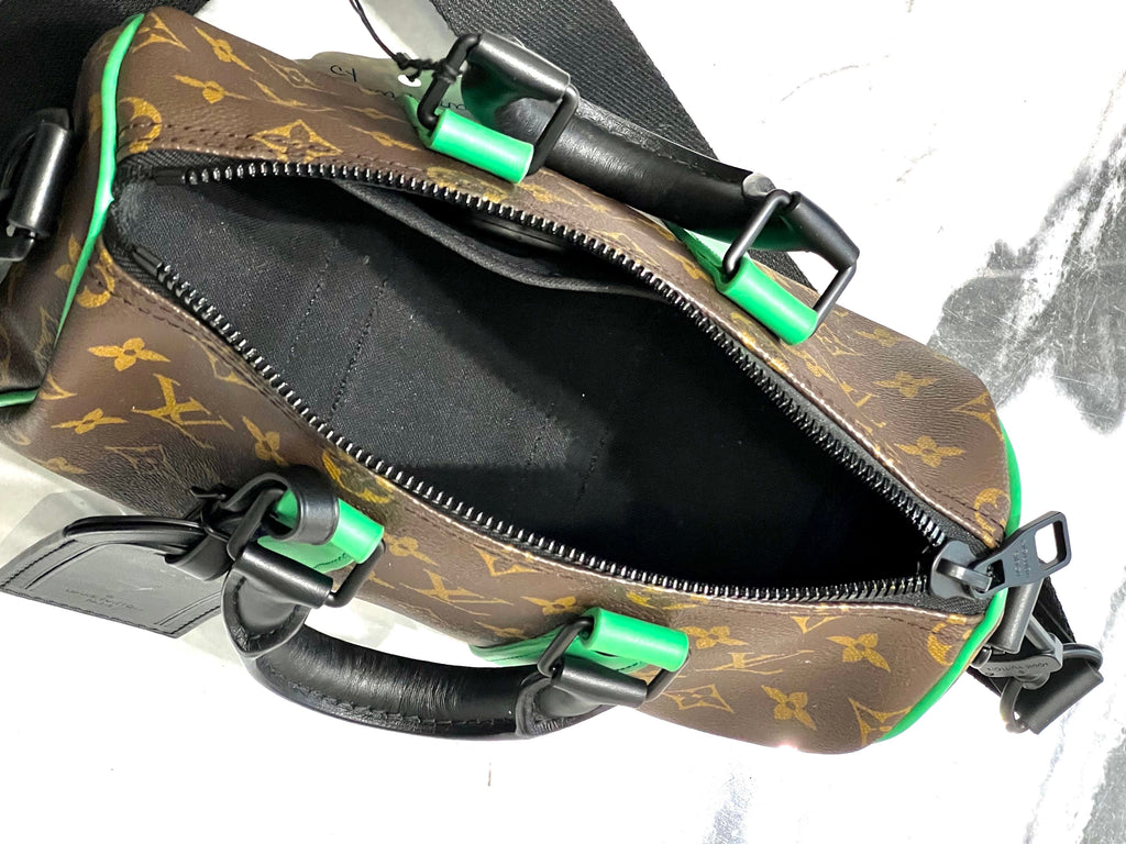 LOUIS VUITTON MONOGRAM KEEPALL BANDOULIERE 25 HANDBAG