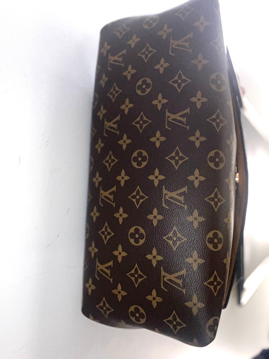 LOUIS VUITTON MONOGRAM BEAUBOURG MM BAG-SAFRAN IMPERIAL