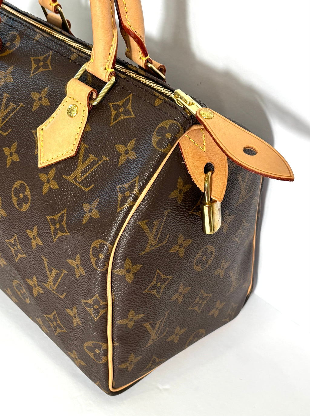 LOUIS VUITTON MONOGRAM SPEEDY 25 HANDBAG