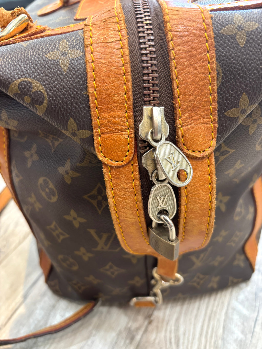 LV MONOGRAM VINTAGE WEEKENDER TRAVEL DUFFLE BAG