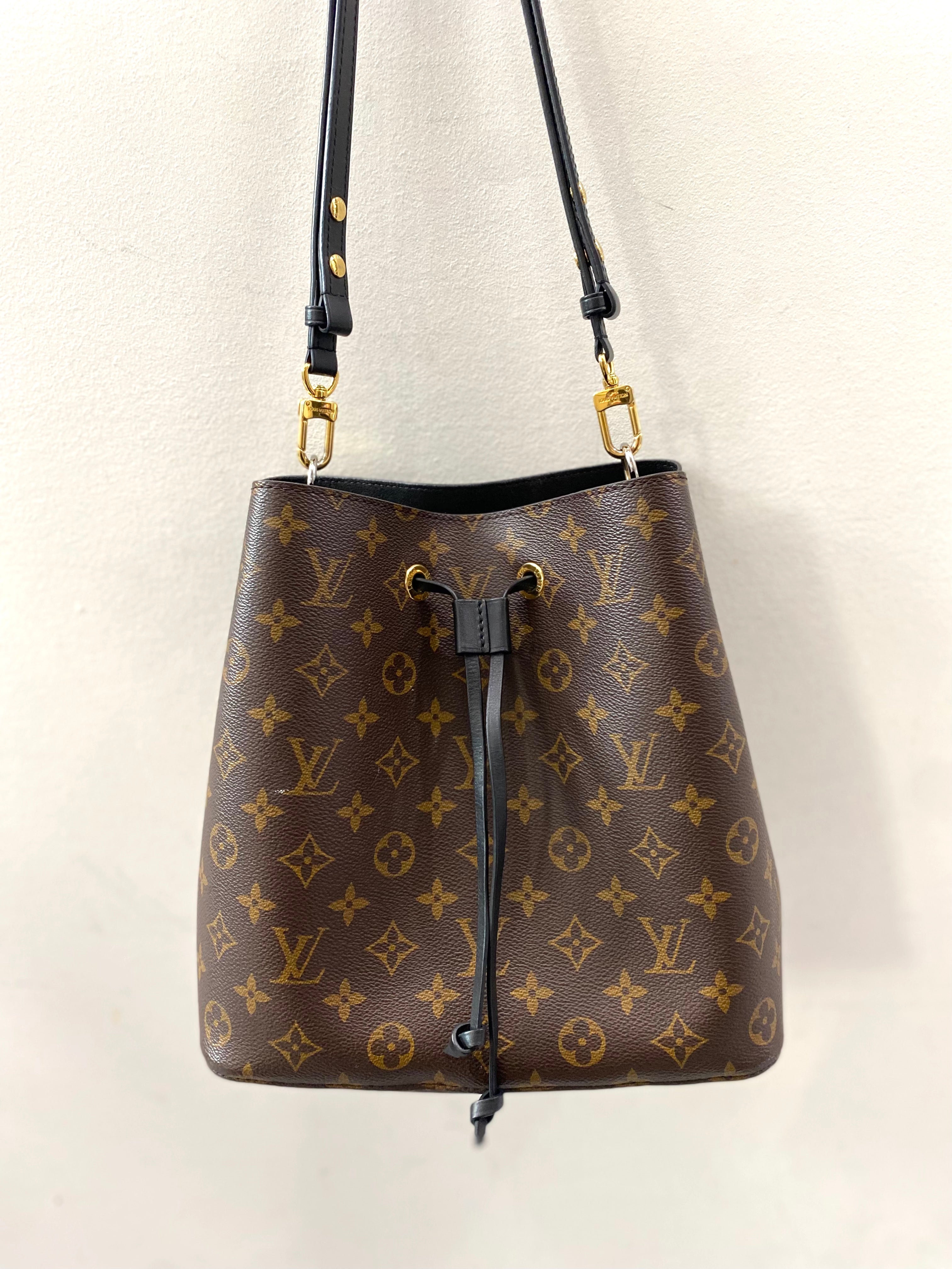 LOUIS VUITTON MONOGRAM NÉONOÉ MM BAG BLACK
