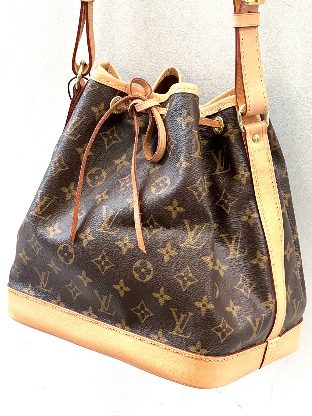 LOUIS VUITTON Noé MONGRAM PM BAG